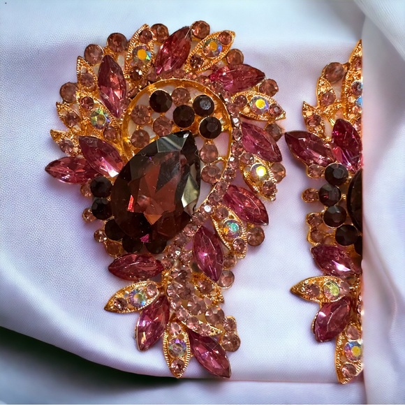 Set of 2 Stunning Multi Crystal and Rhinestone Encrusted Oversized Brooches - Picture 8 of 12